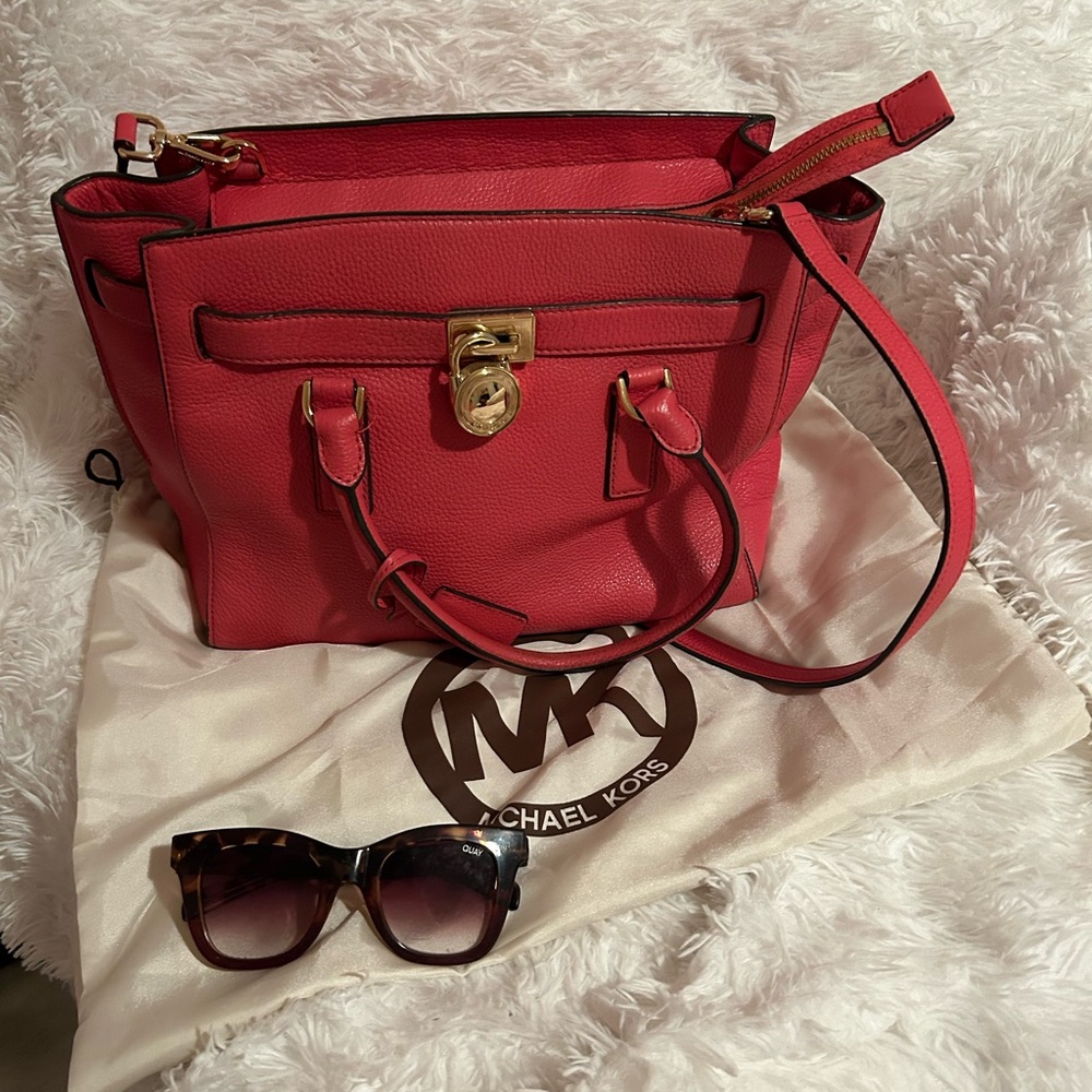 Michael Kors Medium size Satchel in coral pink with gold hardware